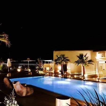 Queen Boutique Suites Mykonos Town Buitenkant foto