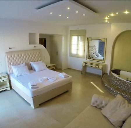 Queen Boutique Suites Mykonos Town Buitenkant foto