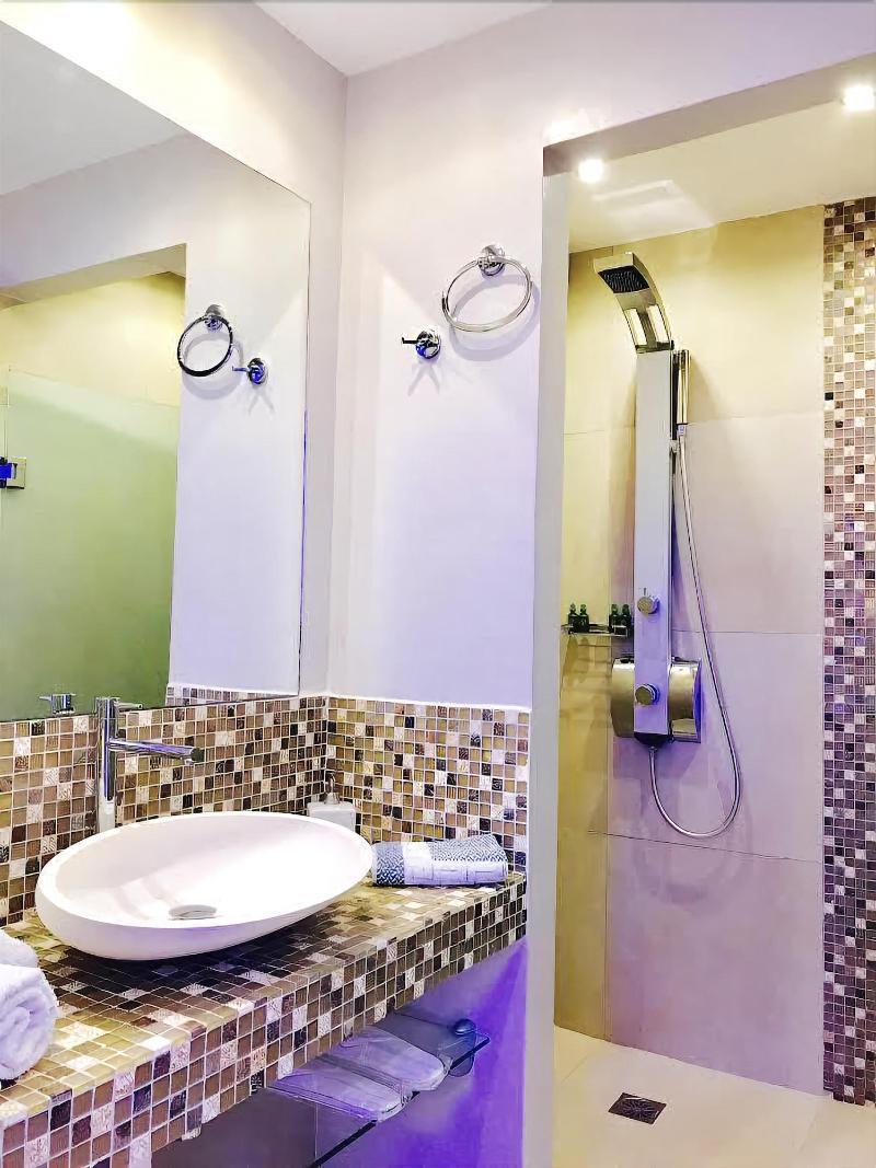 Queen Boutique Suites Mykonos Town Buitenkant foto