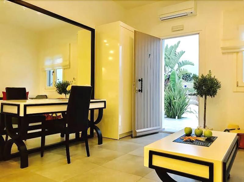 Queen Boutique Suites Mykonos Town Buitenkant foto