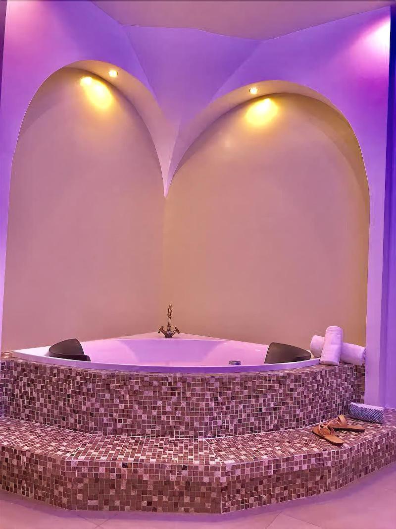 Queen Boutique Suites Mykonos Town Buitenkant foto