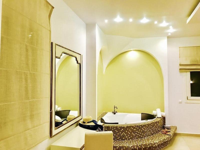 Queen Boutique Suites Mykonos Town Buitenkant foto