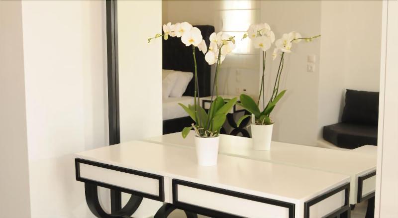 Queen Boutique Suites Mykonos Town Buitenkant foto