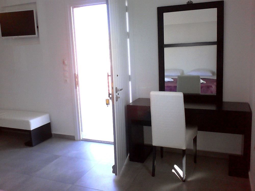 Queen Boutique Suites Mykonos Town Buitenkant foto