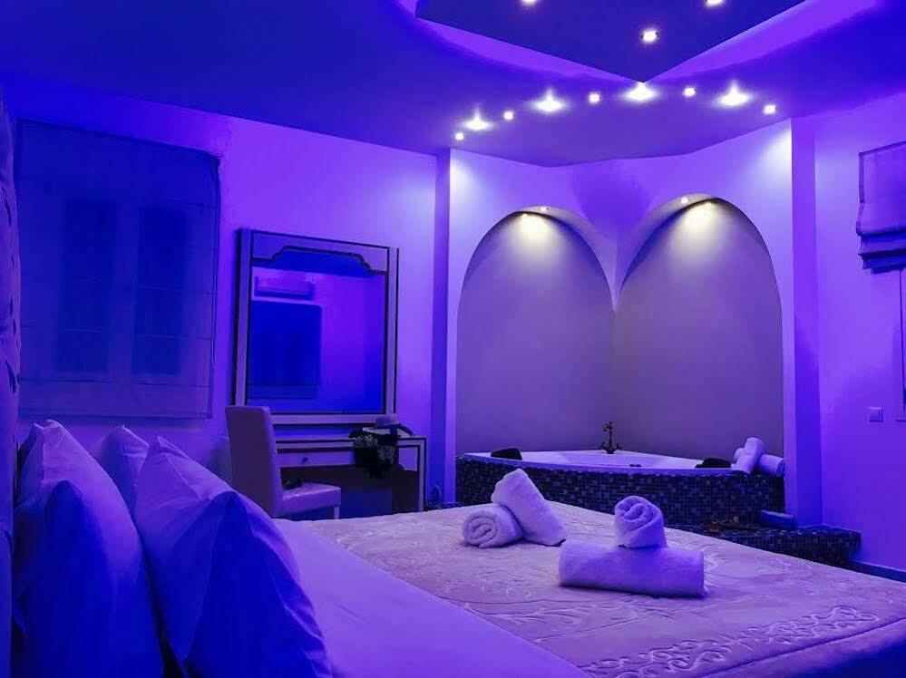 Queen Boutique Suites Mykonos Town Buitenkant foto